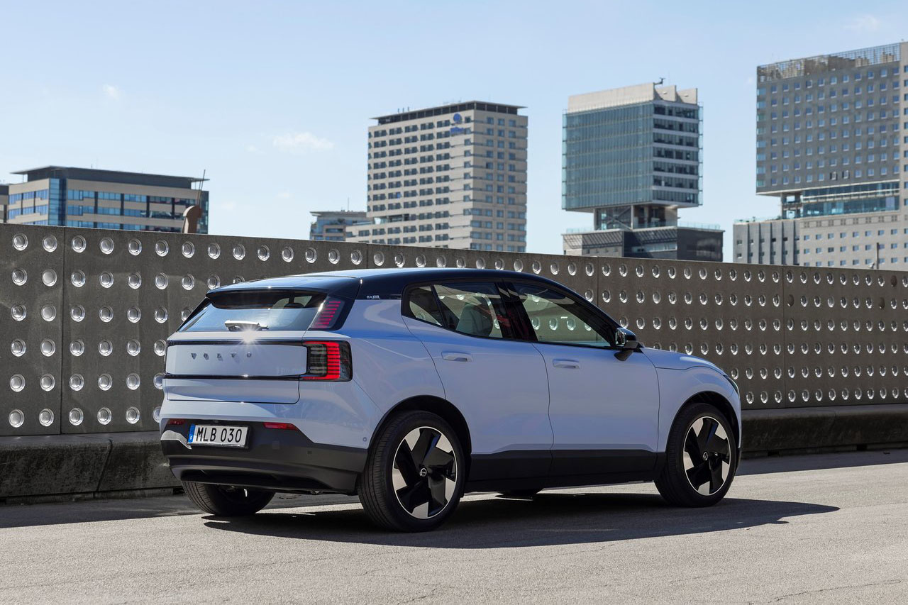 가성비가 코나EV 급!” 볼보 EX30 사전계약 개시, 4천만 원대 가격 < 신차 소식 < 기사본문 - 오토버프