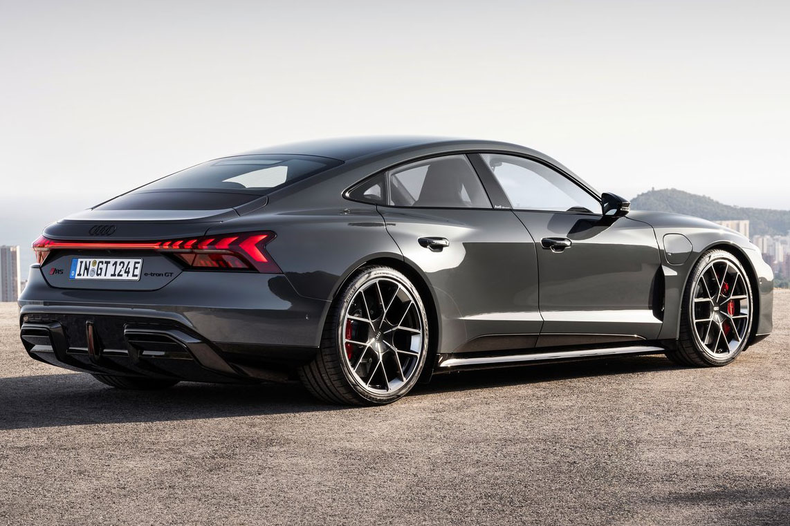 최고출력 925마력 하이퍼카” 아우디 신형 e-트론 GT 공개 < 신차 소식 < 기사본문 - 오토버프