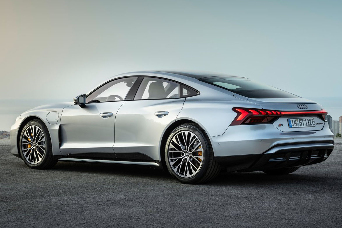 최고출력 925마력 하이퍼카” 아우디 신형 e-트론 GT 공개 < 신차 소식 < 기사본문 - 오토버프